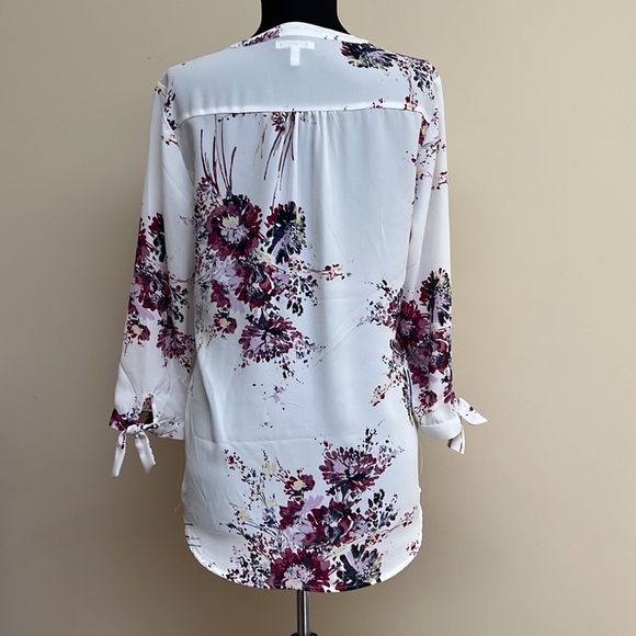 Maurice’s small brand new floral top - Picture 5 of 5